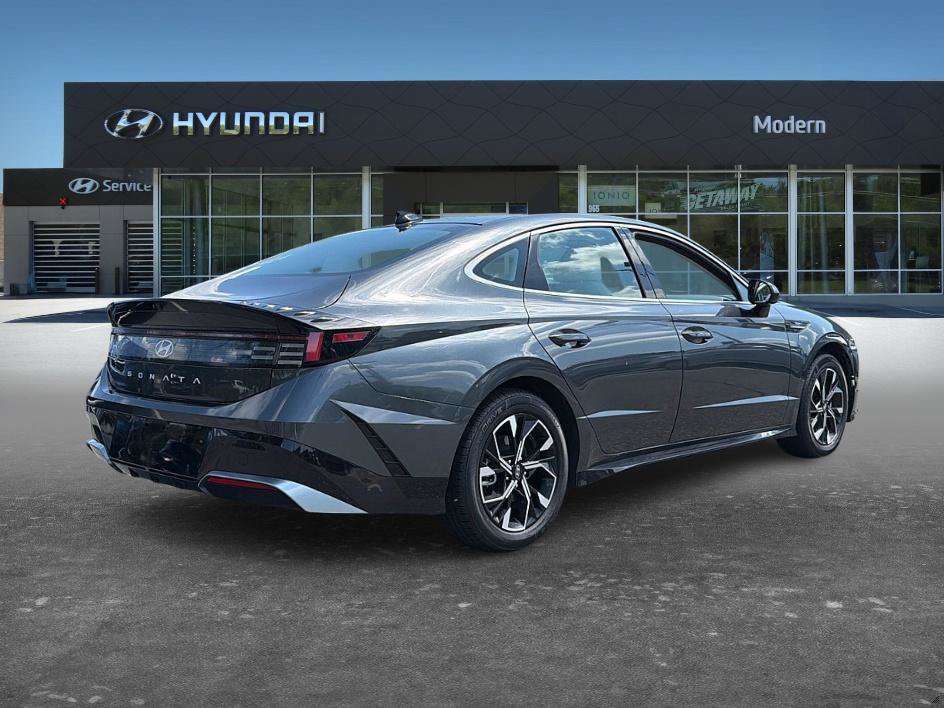 Certified 2025 Hyundai Sonata SEL FWD image 3