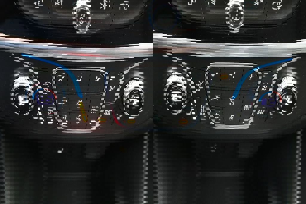 Used 2020 Chevrolet Traverse LT image 23