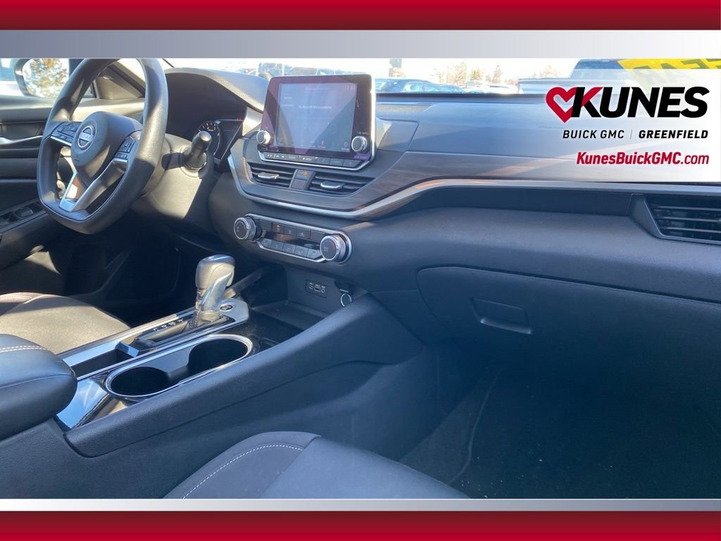 Used 2024 Nissan Altima 2.5 SV image 39