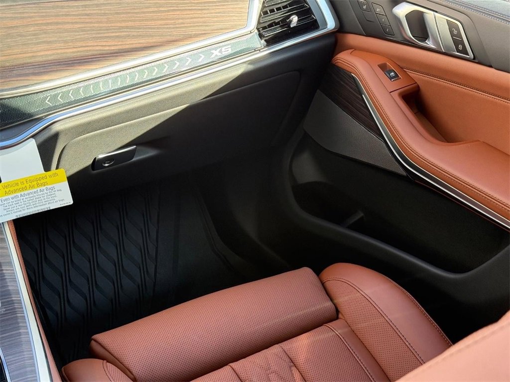 New 2026 BMW X5 xDrive50e w/ M Sport Package image 10