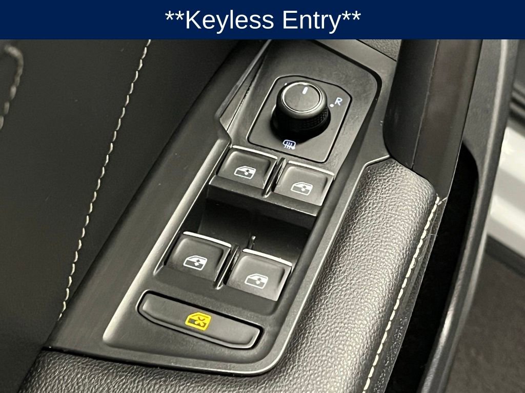 Used 2023 Volkswagen Tiguan SE R-Line image 18