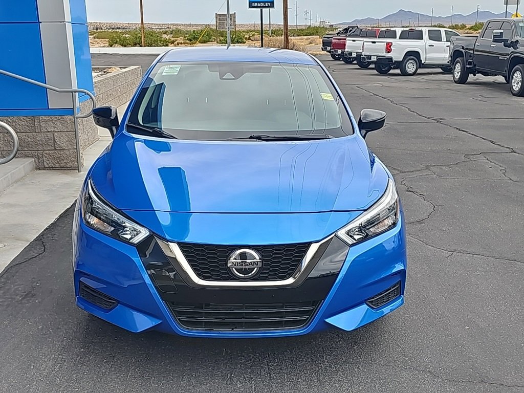 Used 2022 Nissan Versa SR image 8