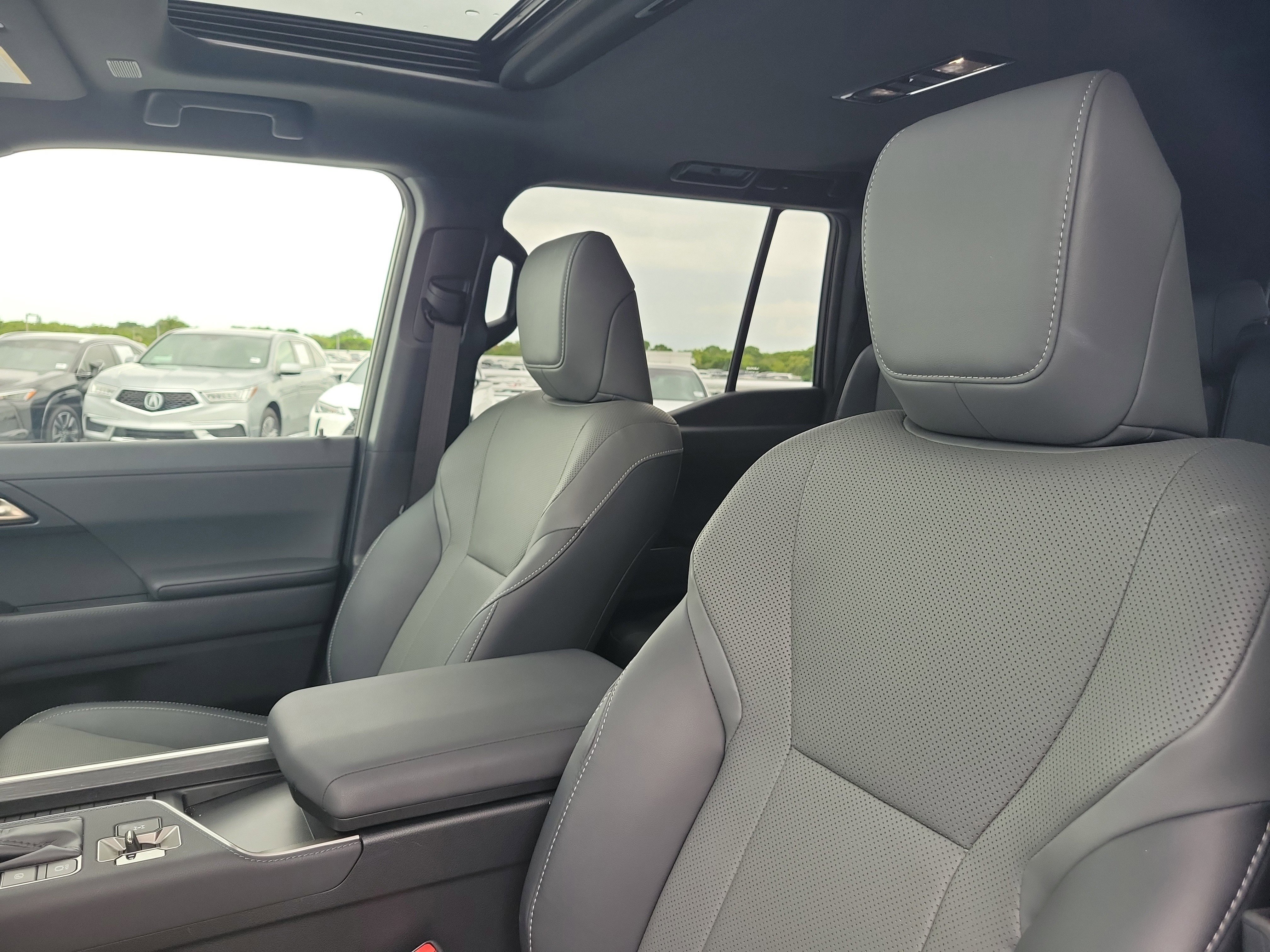 Used 2024 Lexus GX 550 w/ Cold Area Package AWD/4WD image 21