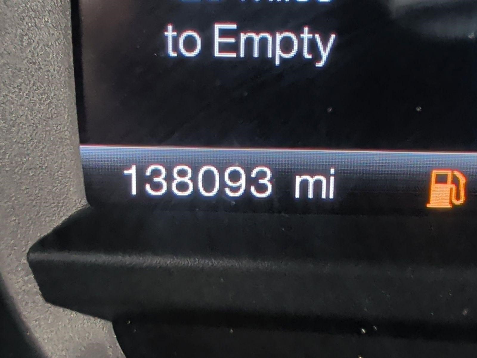 Used 2015 Ford Explorer XLT w/ Equipment Group 202A FWD image 17