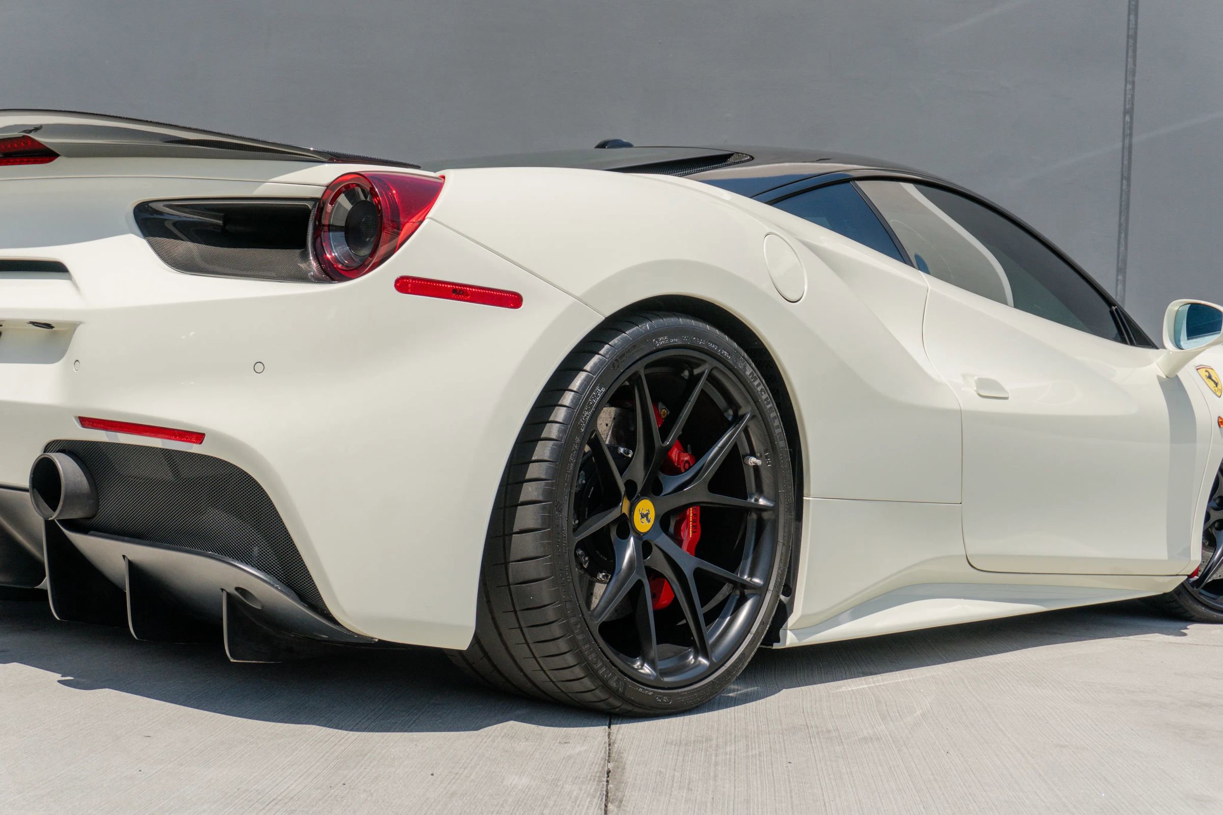 Used 2018 Ferrari 488 GTB RWD image 41