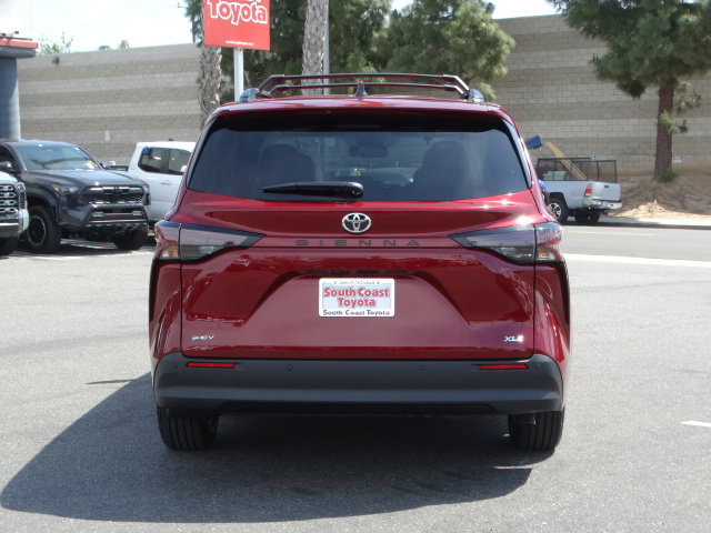 New 2026 Toyota Sienna XLE image 6