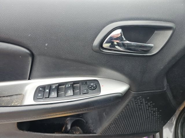 Used 2018 Dodge Journey SXT image 16