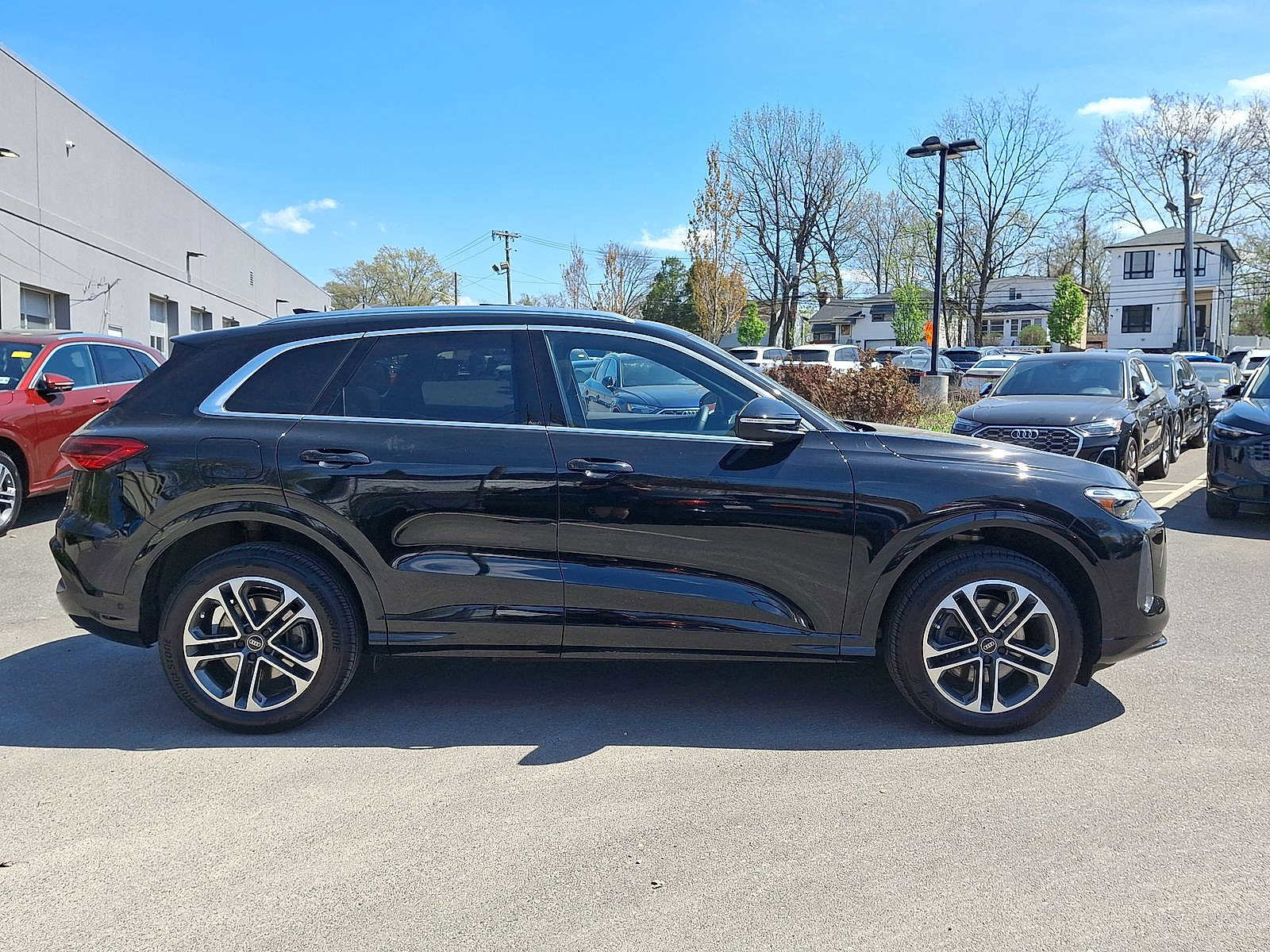 Certified 2025 Audi Q5 Premium w/ 19" Wheel Package AWD/4WD image 26