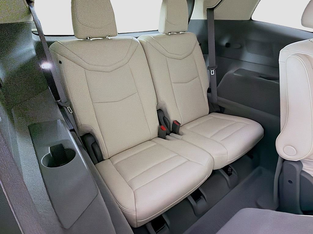 Used 2024 Cadillac XT6 Premium Luxury w/ Technology Package image 32