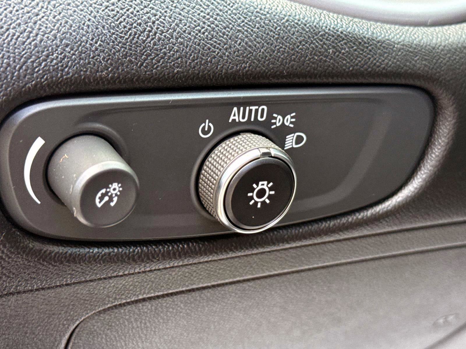 Certified 2020 Chevrolet Malibu RS w/ LPO, Convenience Package 2 image 24