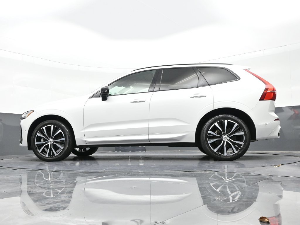Certified 2024 Volvo XC60 B5 Plus AWD/4WD image 28