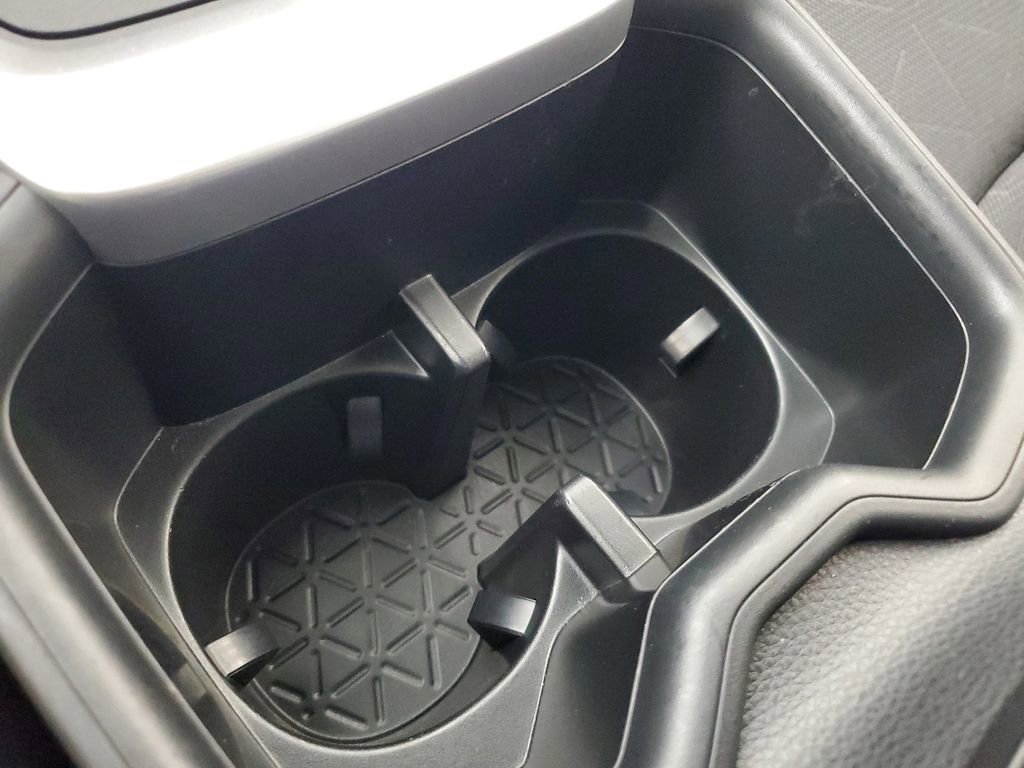 Used 2025 Toyota RAV4 XLE image 30