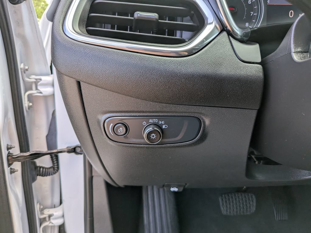 Used 2024 Chevrolet Equinox LT FWD image 29