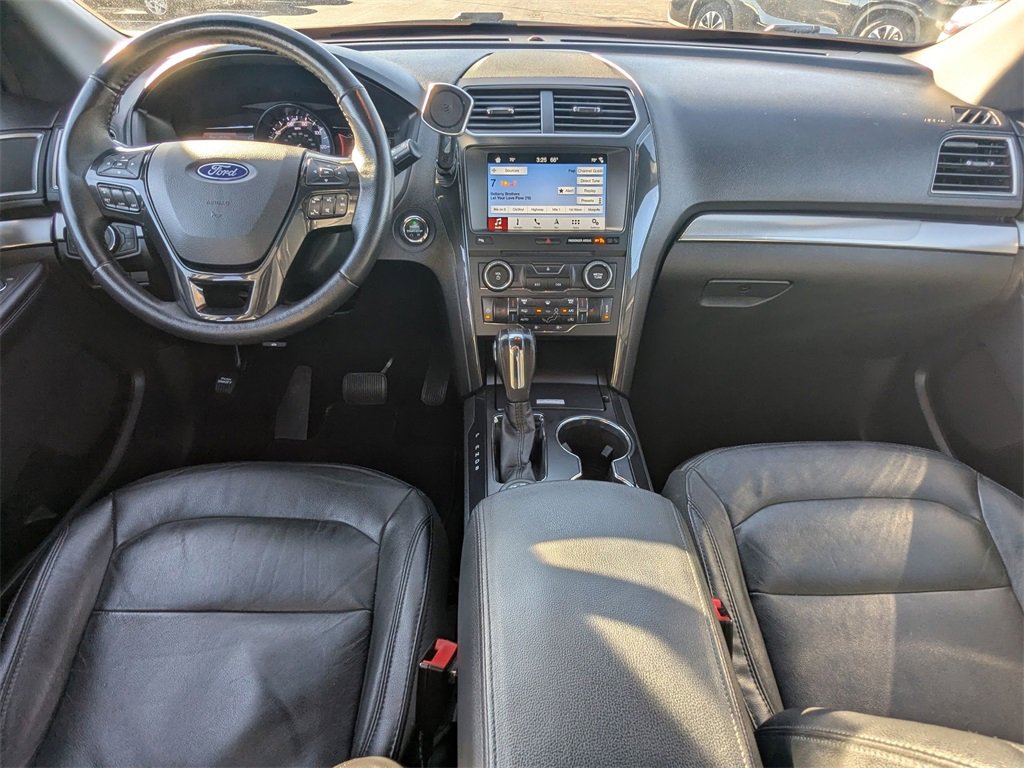 Used 2018 Ford Explorer XLT w/ Equipment Group 202A image 17