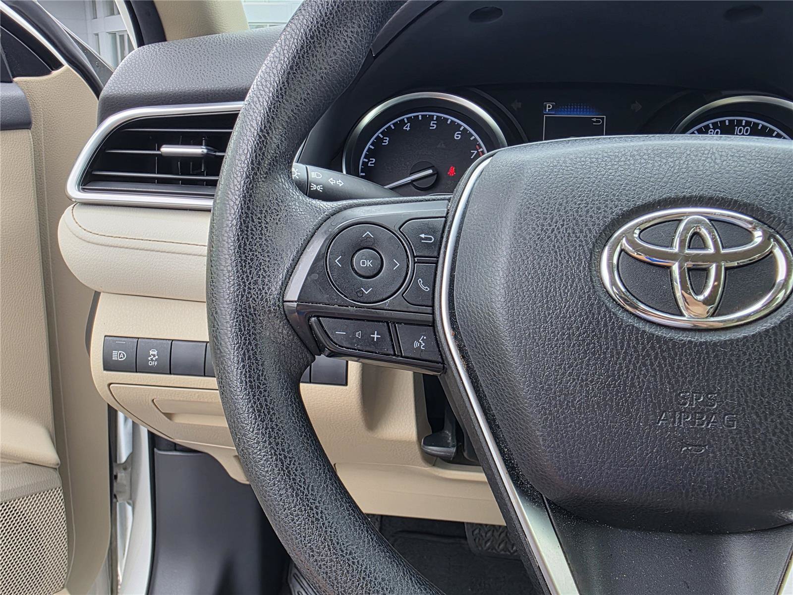 Used 2018 Toyota Camry LE FWD image 16