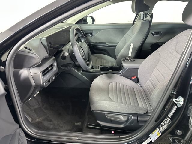Used 2025 Kia K4 EX image 11
