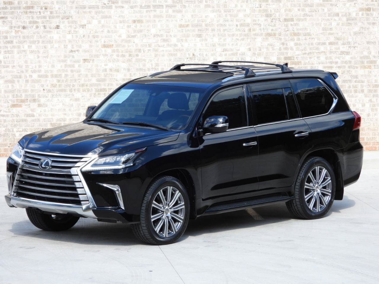 Used 2016 Lexus LX 570 4WD w/ 3rd Row & Luxury Pkg image 31