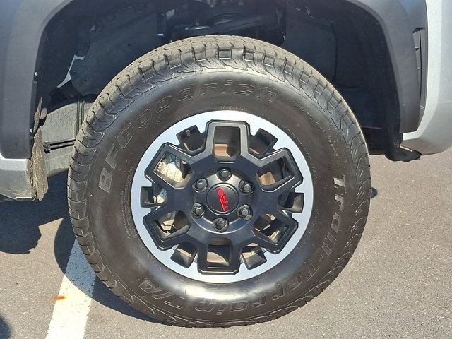 Certified 2024 Toyota Tacoma TRD Off-Road AWD/4WD image 8