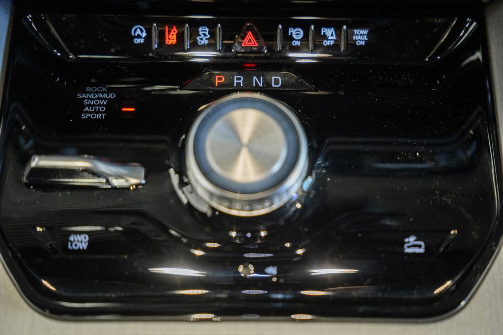 New 2026 Jeep Grand Wagoneer L 4WD image 30