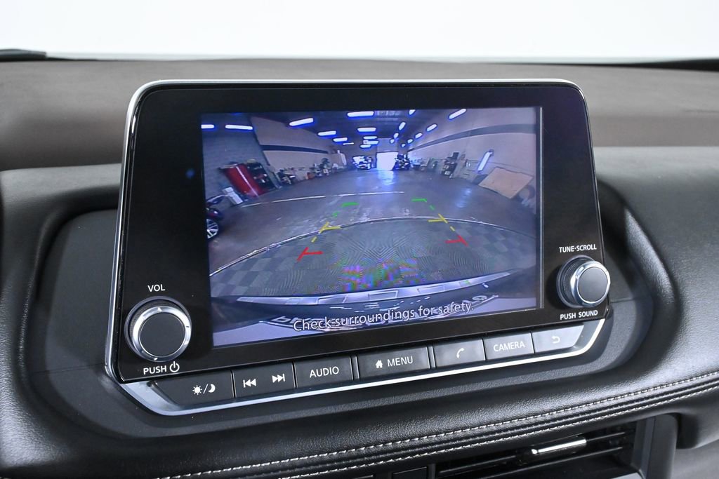 Used 2023 Nissan Rogue SV w/ SV Premium B Package image 17