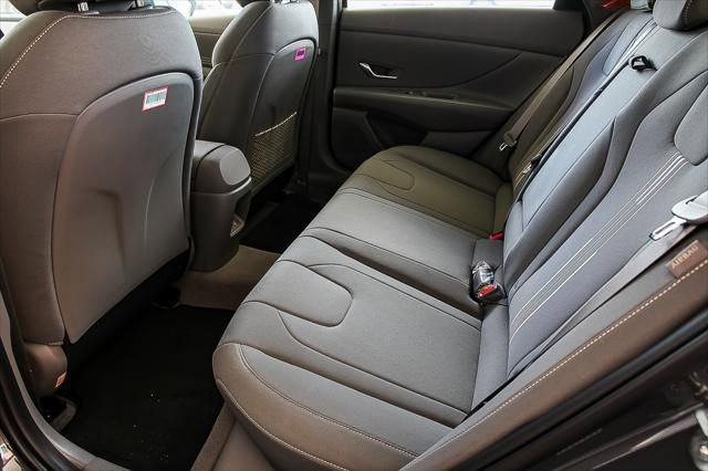 Used 2024 Hyundai Elantra SEL w/ Convenience Package image 21