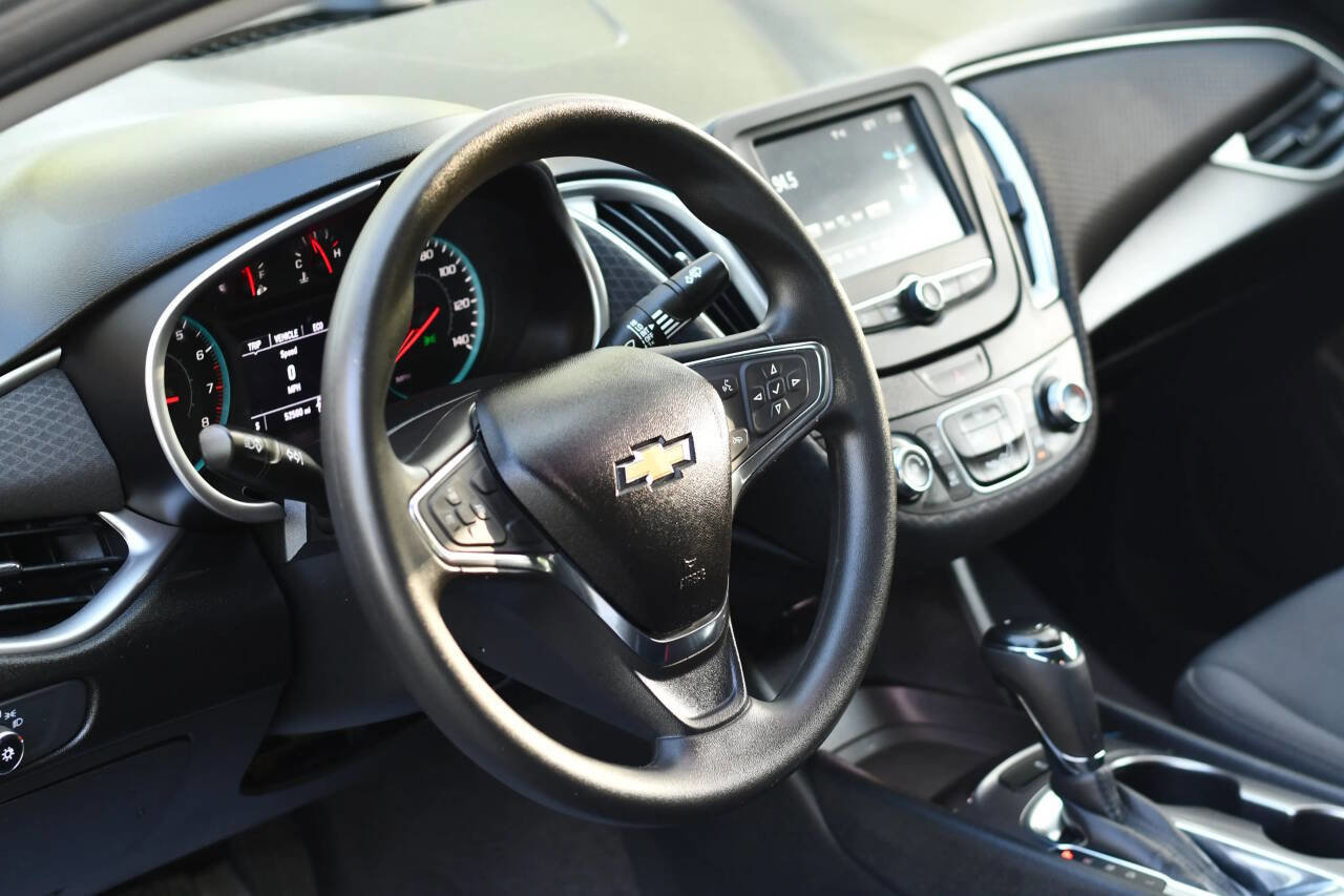 Used 2018 Chevrolet Malibu LS FWD image 7
