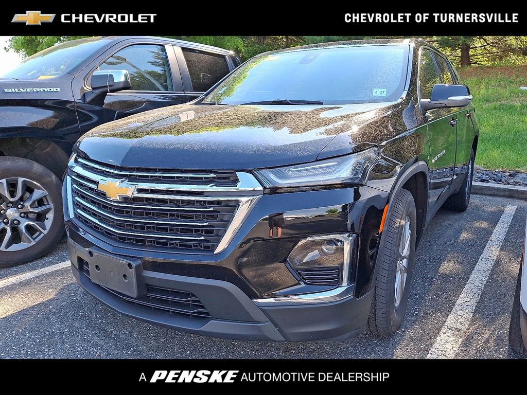 Used 2022 Chevrolet Traverse LT AWD/4WD image 1