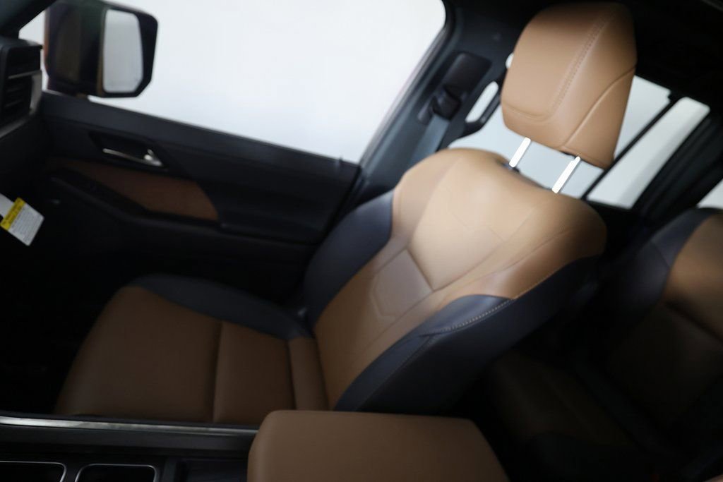 Used 2025 Lexus GX 550 w/ Accessory Package (Z1) image 42