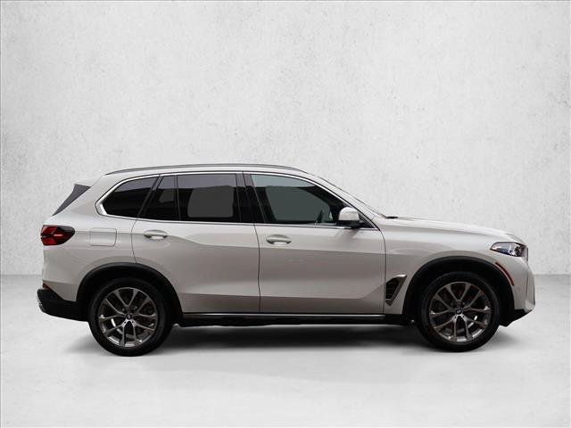 Used 2026 BMW X5 xDrive50e w/ Premium Package AWD/4WD image 5