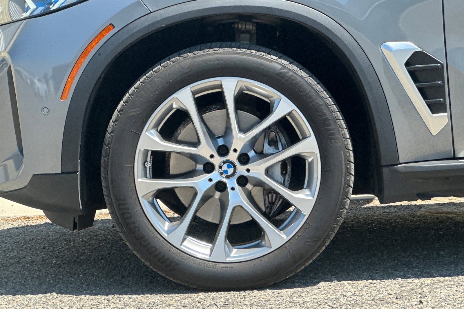 Used 2024 BMW X5 xDrive40i w/ Premium Package image 26