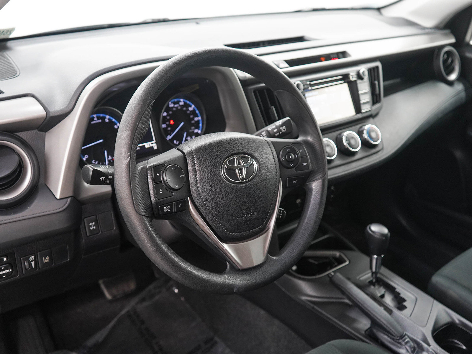 Used 2018 Toyota RAV4 LE w/ All Weather Liner Package AWD/4WD image 20