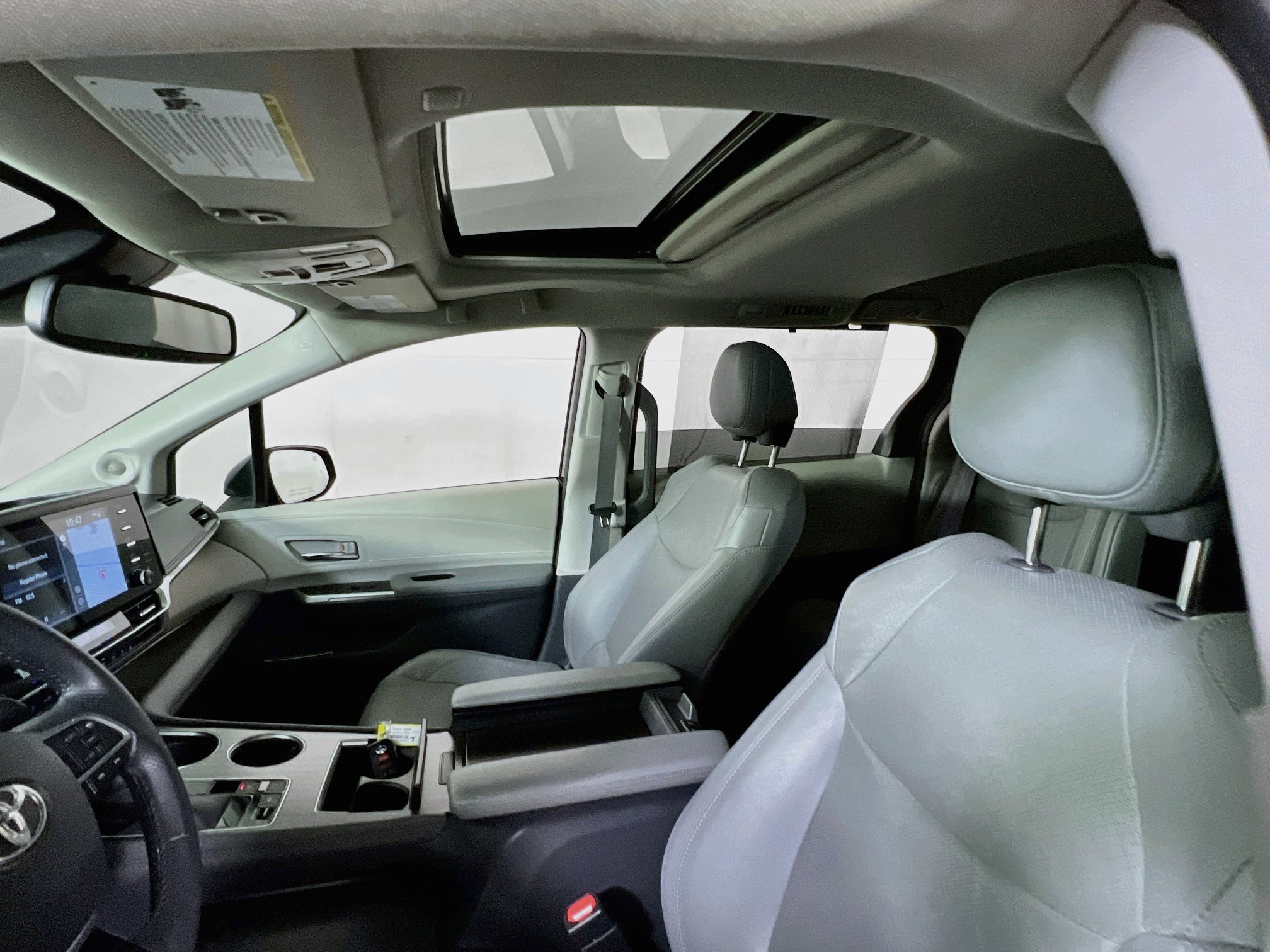 Used 2021 Toyota Sienna Limited AWD/4WD image 21