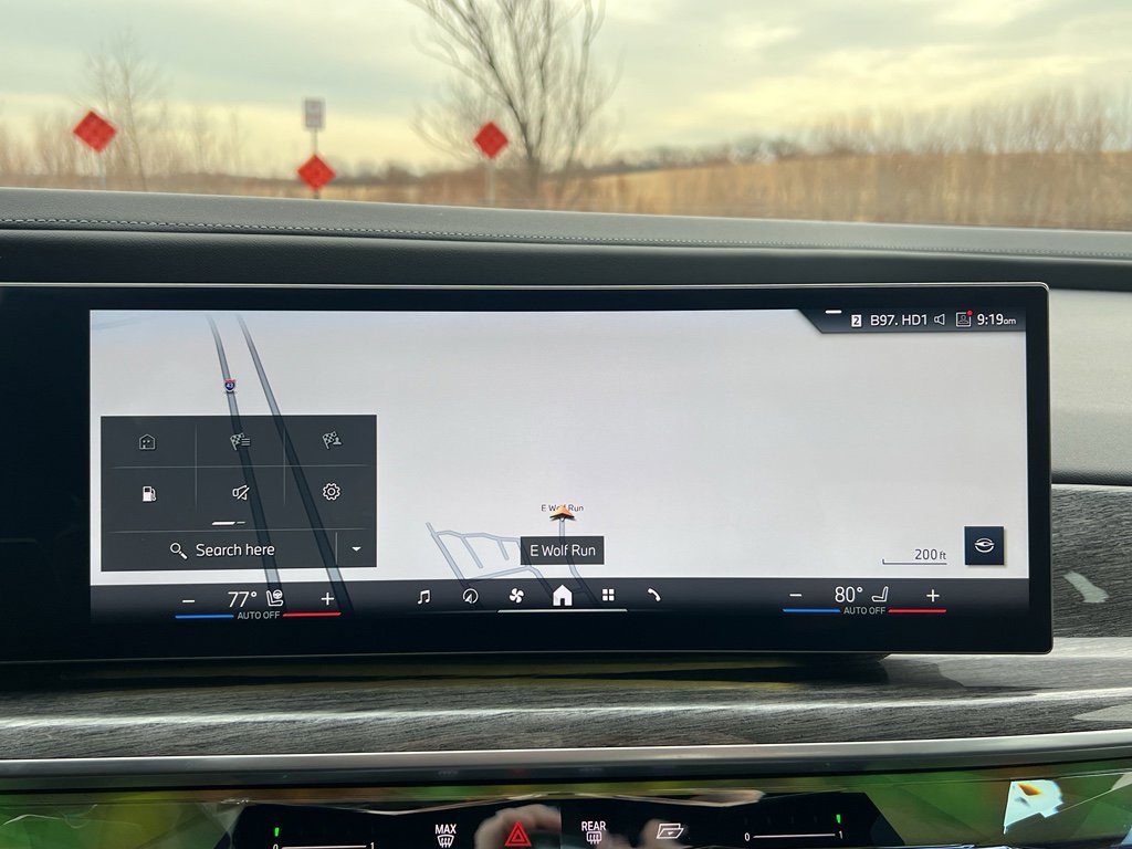 Used 2023 BMW 760i xDrive image 25