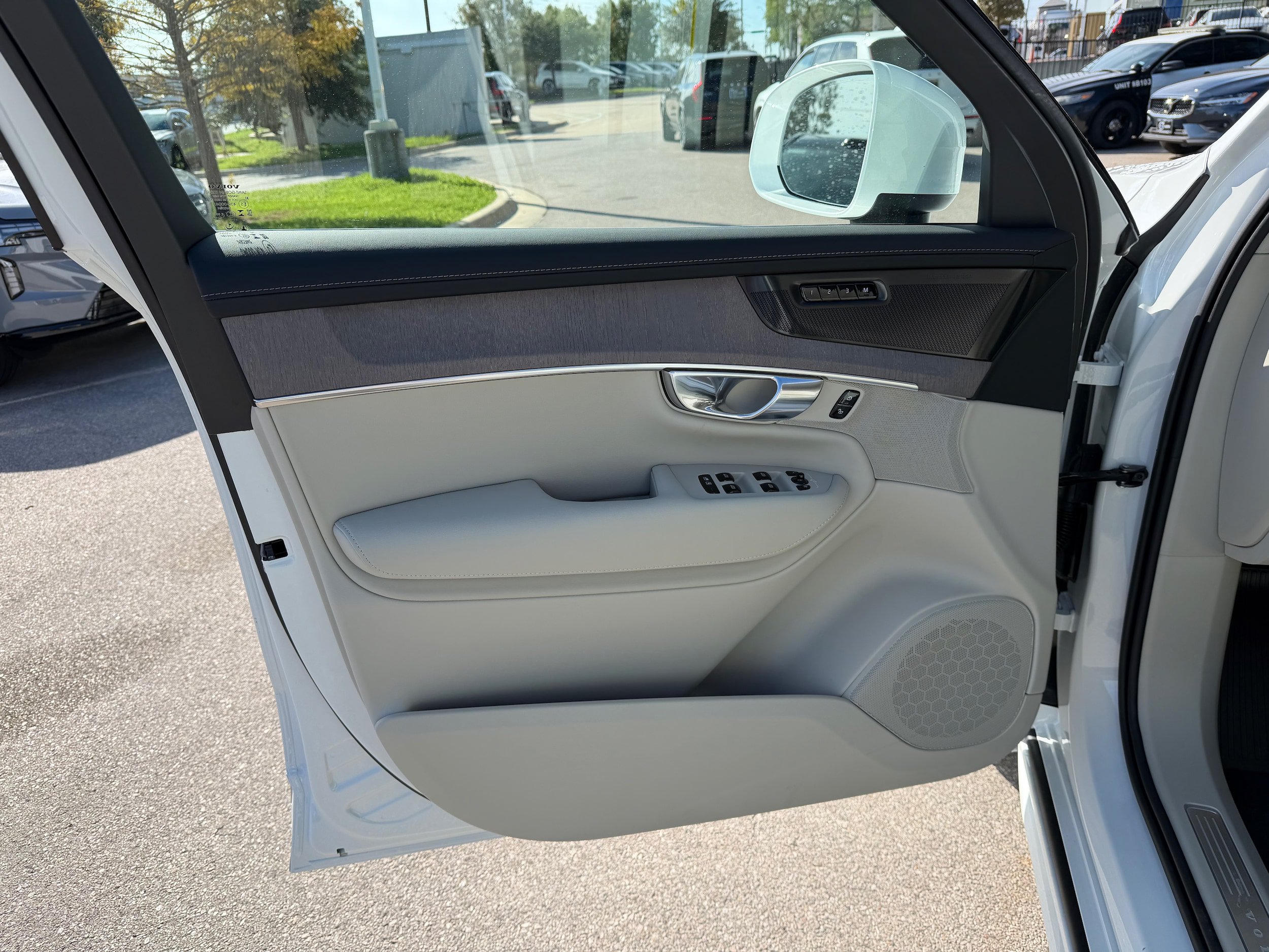 New 2026 Volvo XC90 B6 Ultra w/ Protection Package AWD/4WD image 18