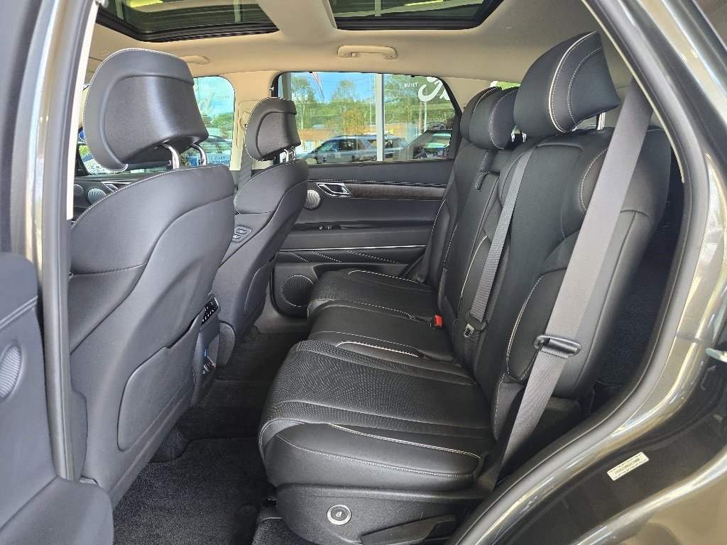 Used 2025 Genesis GV80 2.5T Prestige image 11