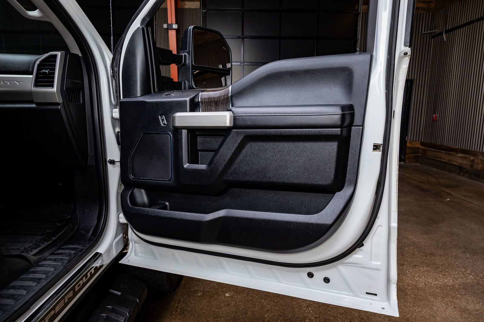 Used 2020 Ford F250 Lariat image 36