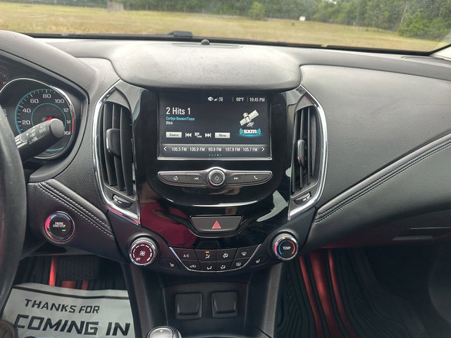 Used 2018 Chevrolet Cruze Premier FWD image 12