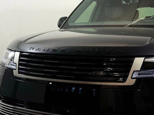 Certified 2025 Land Rover Range Rover SV AWD/4WD image 12
