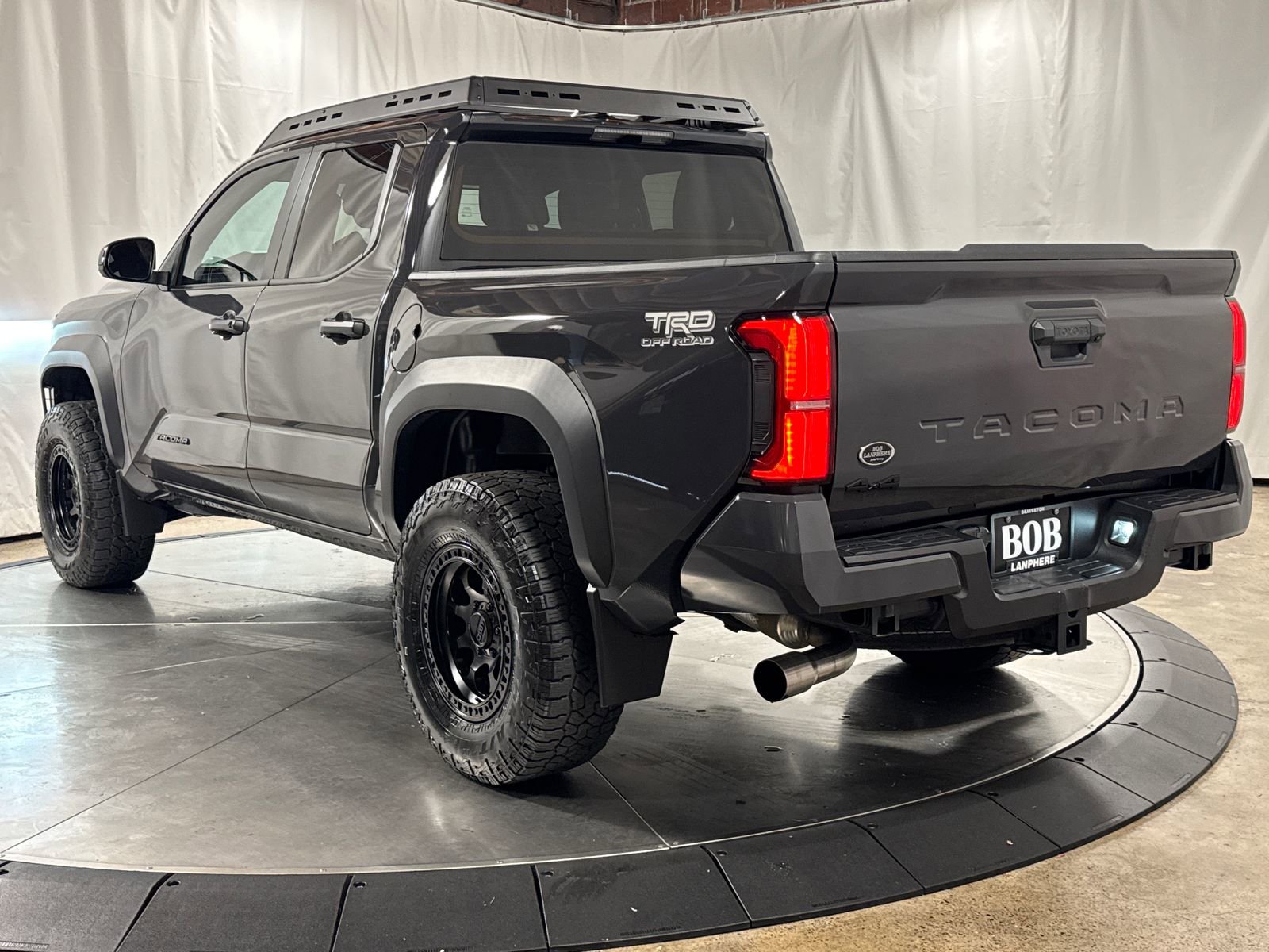 Used 2024 Toyota Tacoma TRD Off-Road AWD/4WD image 18