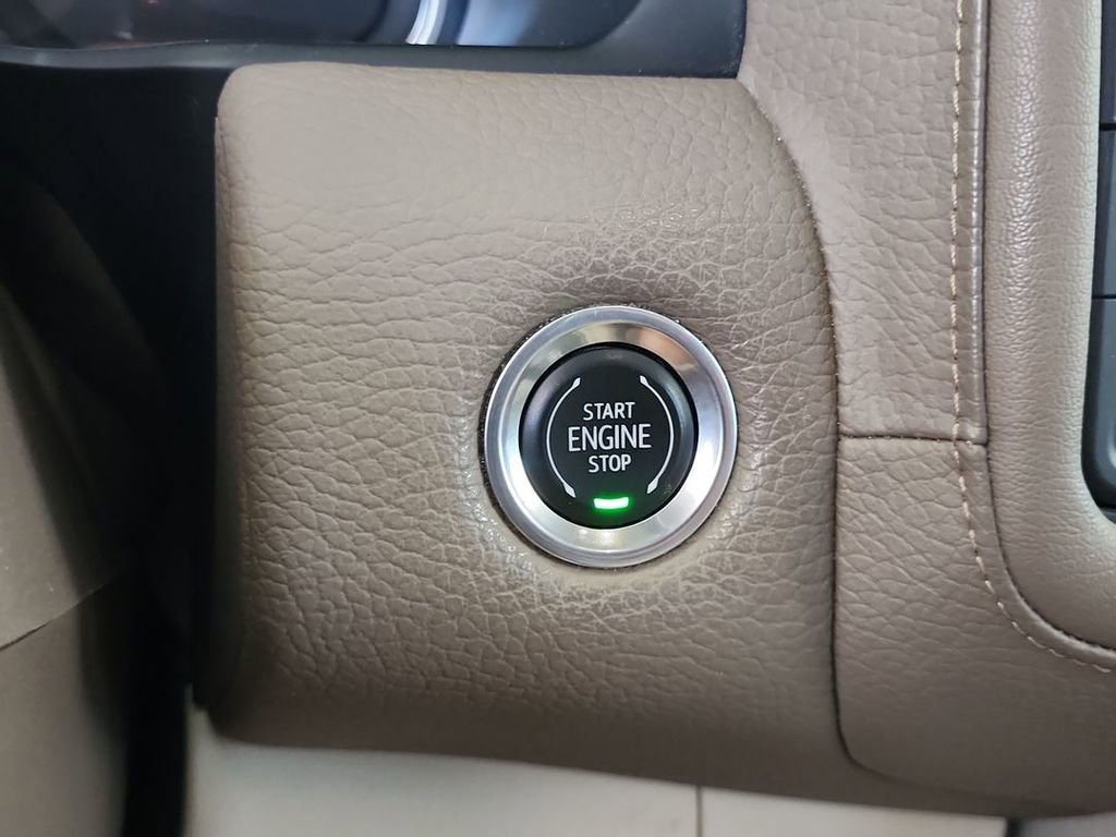 Certified 2021 GMC Yukon Denali w/ Denali Premium Package AWD/4WD image 17