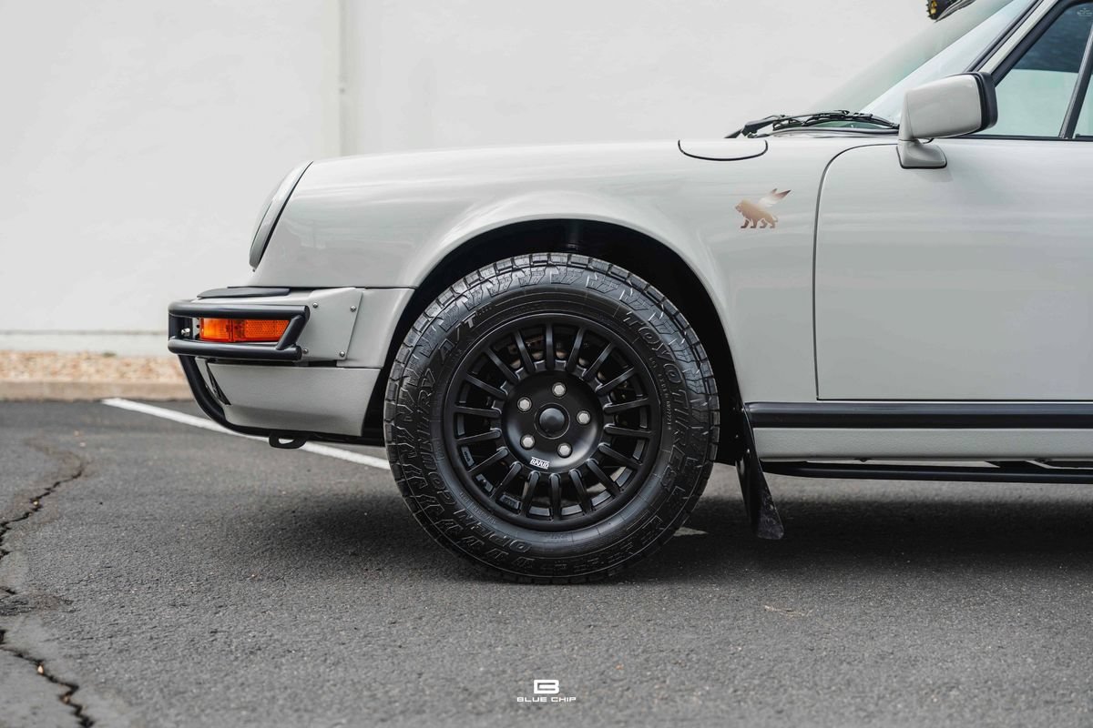 Used 1989 Porsche 911 Carrera RWD image 3