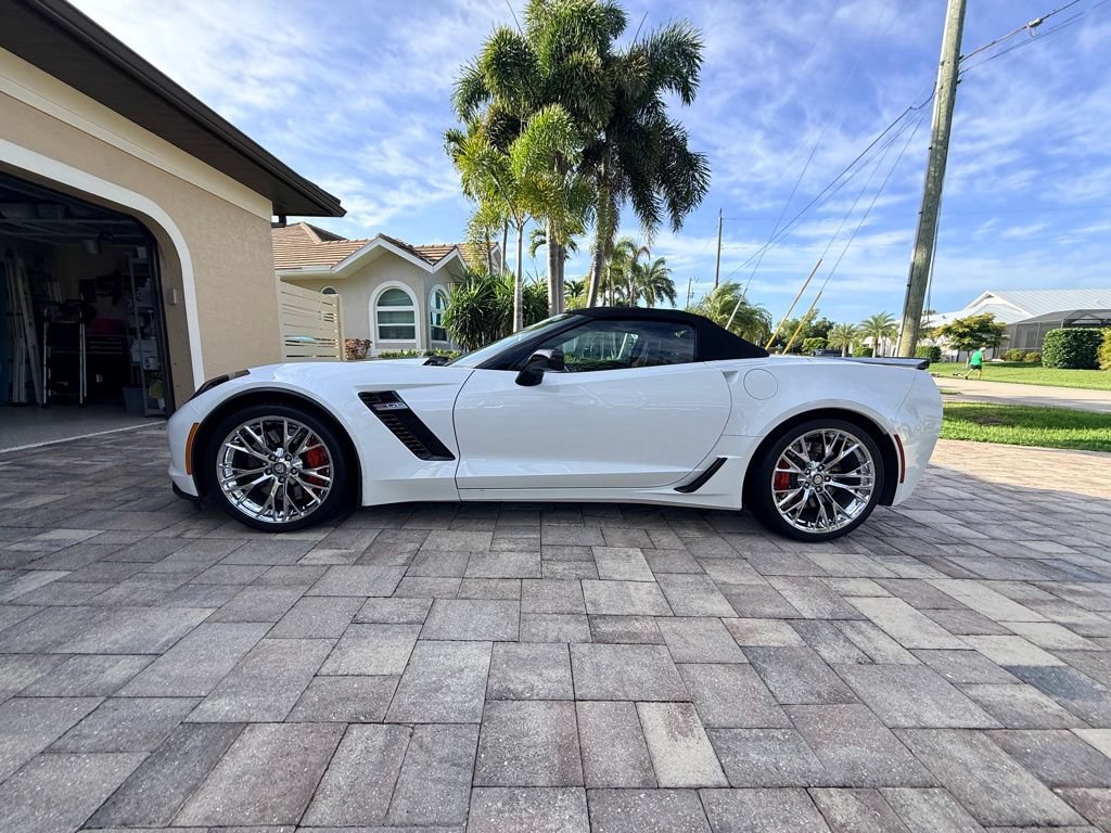 Used 2016 Chevrolet Corvette Z06 w/ 3LZ Preferred Equipment Group RWD image 3