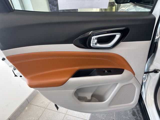 Used 2024 Jeep Compass Limited image 14