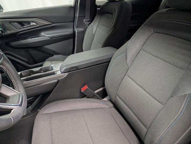 New 2026 Chevrolet Equinox EV LT image 9