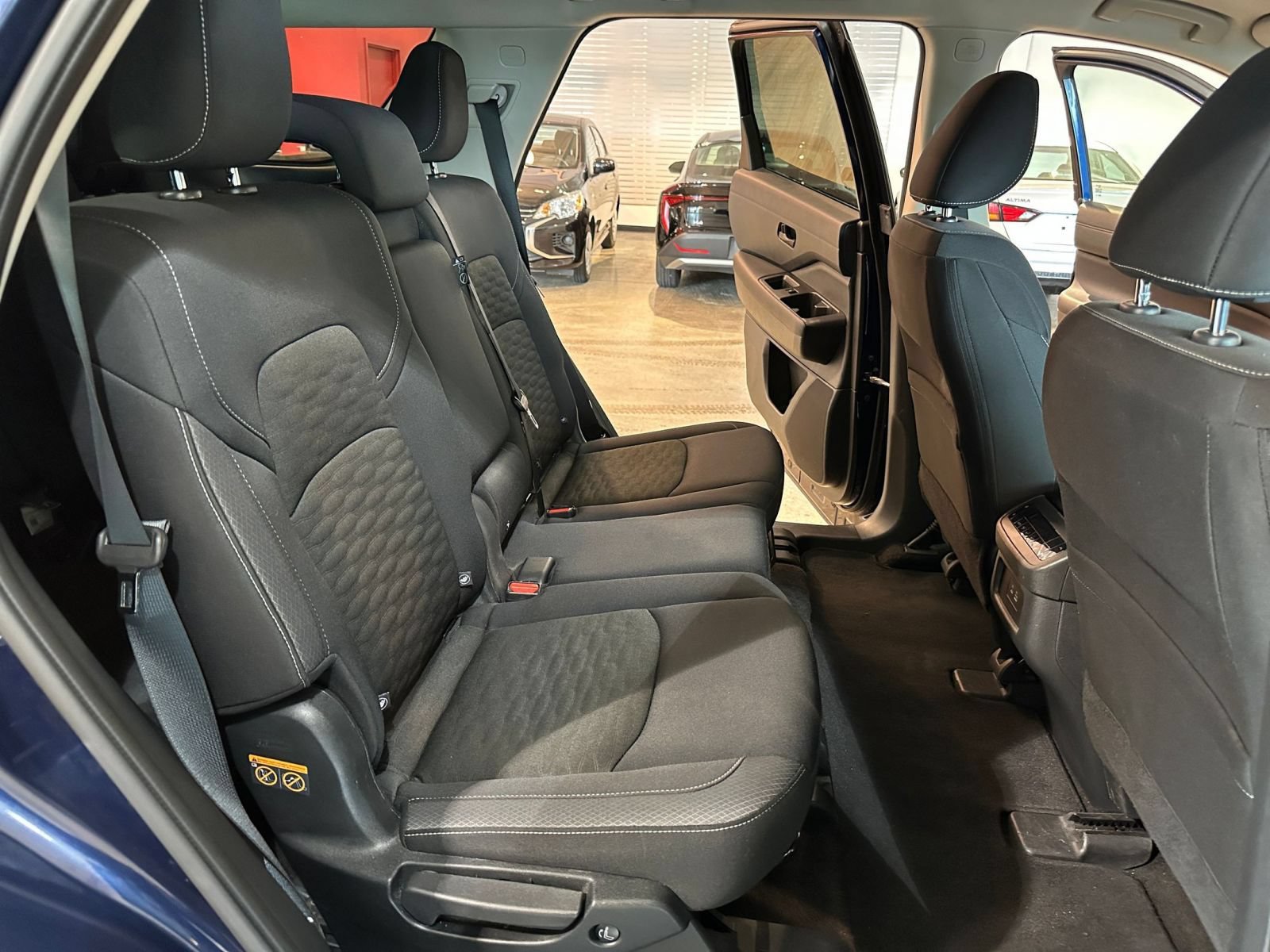 Used 2025 Nissan Pathfinder SV AWD/4WD image 39