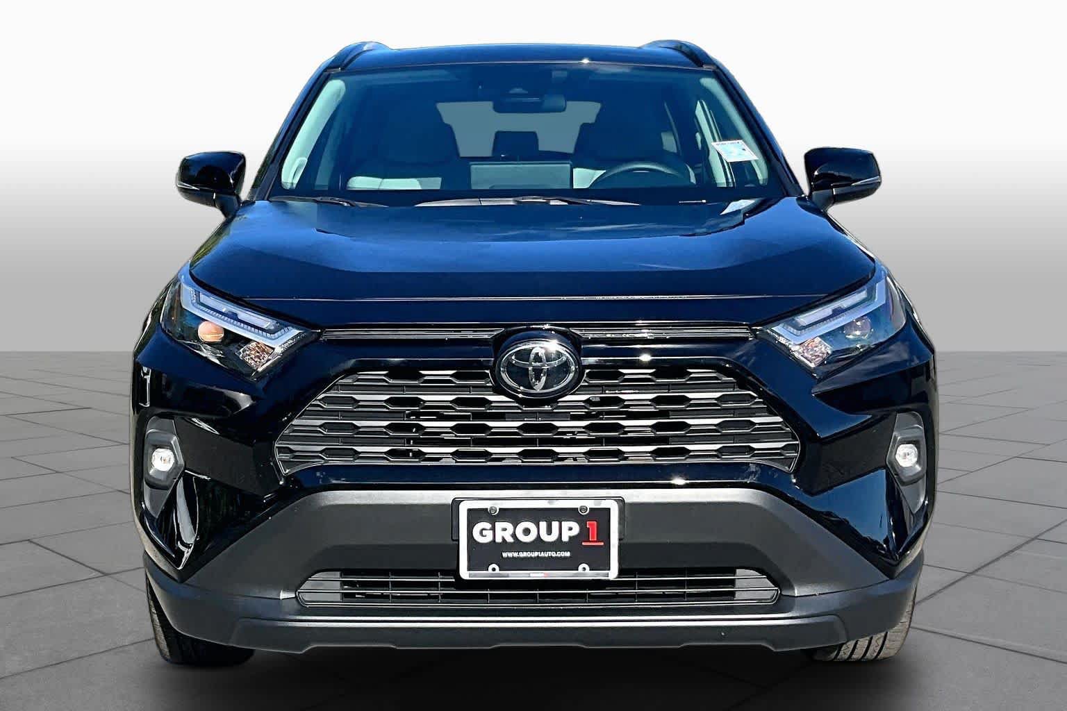Used 2025 Toyota RAV4 XLE Premium w/ Weather Package AWD/4WD image 4