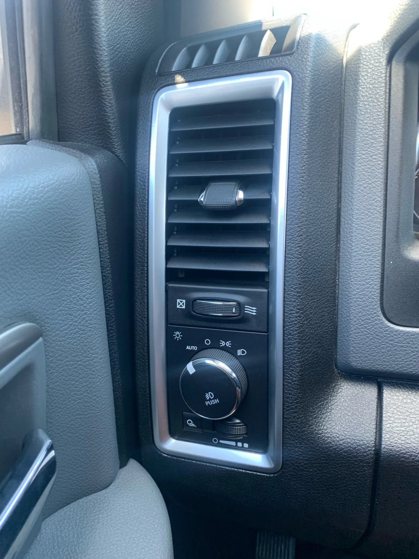 Used 2019 RAM 1500 Lone Star RWD image 27