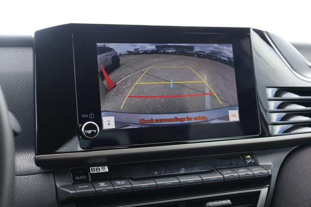 Used 2025 Toyota Camry LE image 18