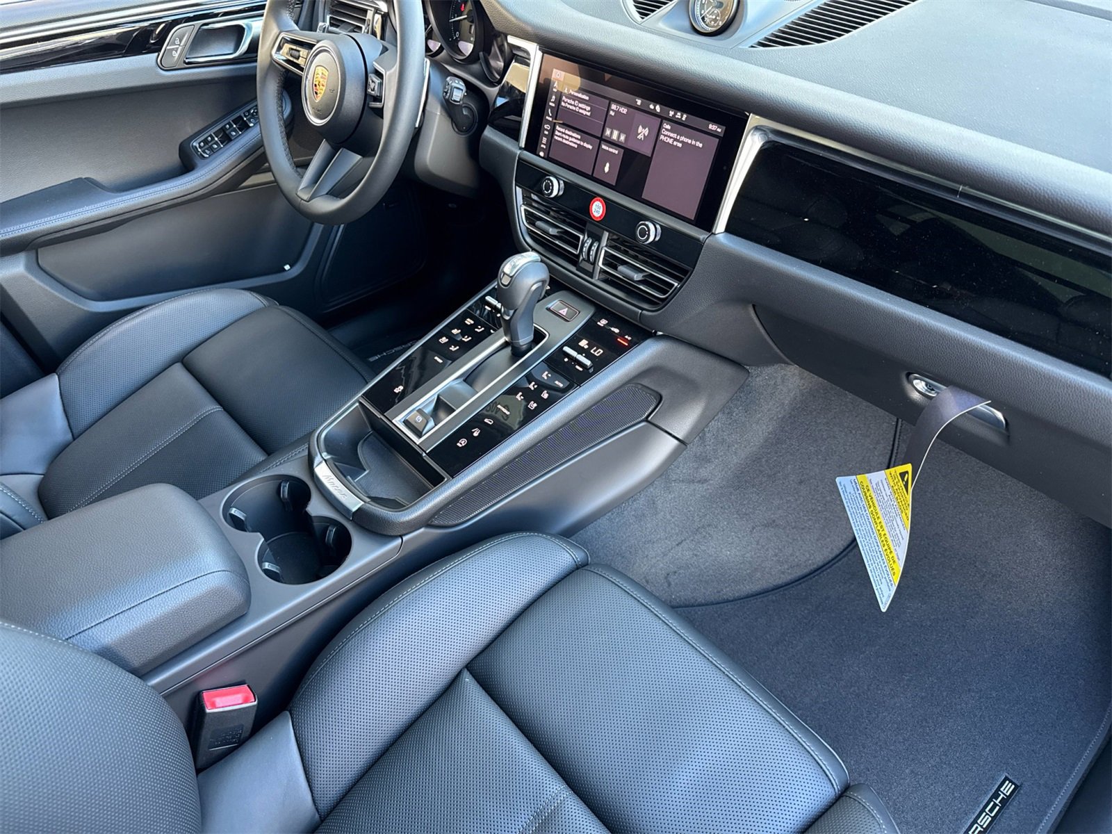 New 2026 Porsche Macan image 16