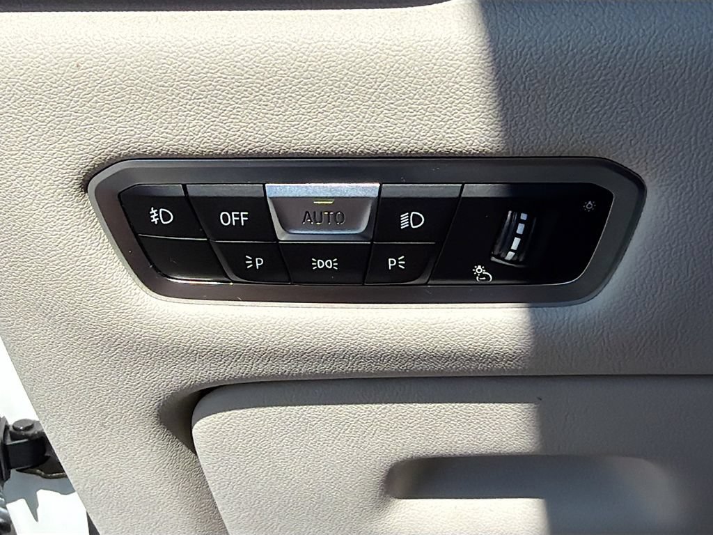 Used 2021 BMW X5 sDrive40i w/ M Sport Package RWD image 35